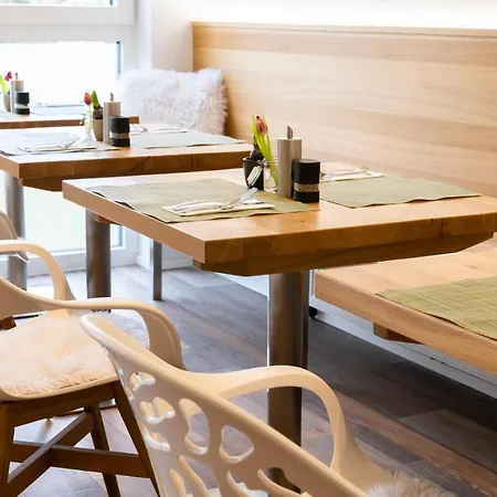 Alojamento de Acomodação e Pequeno-almoço Floeckner