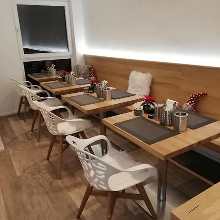 Alojamento de Acomodação e Pequeno-almoço Floeckner Salzburgo