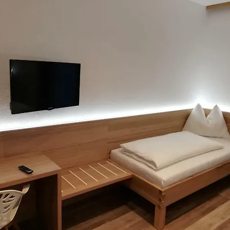 فندق مبيت وإفطار Floeckner