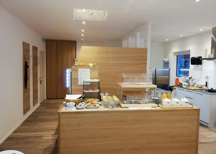 Alojamento de Acomodação e Pequeno-almoço Floeckner